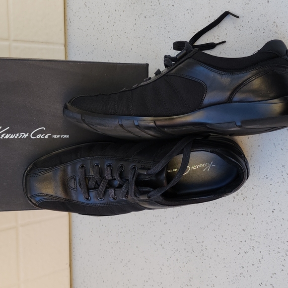 Shoes - Picture 4 of 7